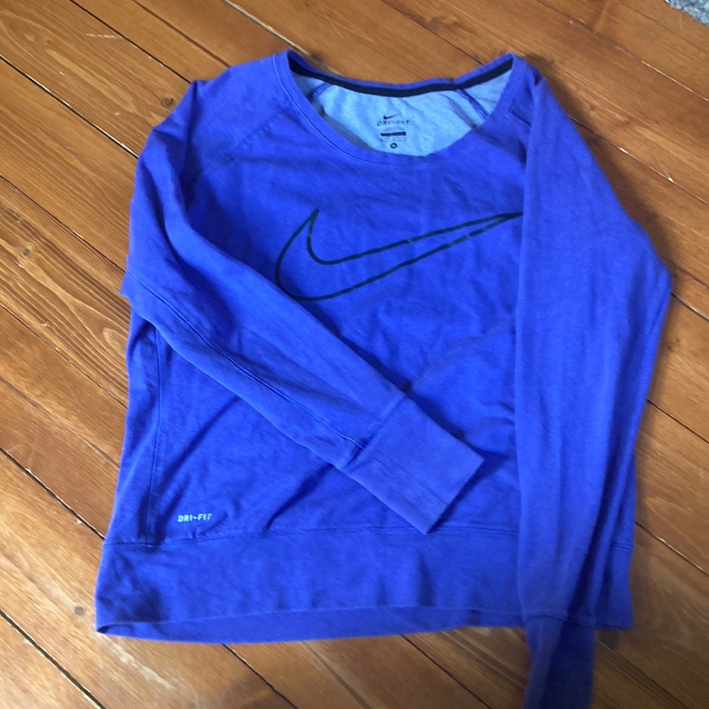Woman’s Nike crewneck